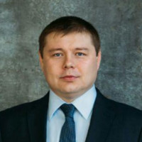Олег Новиков