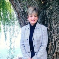 Suzan James