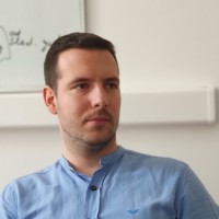 Dejan R.