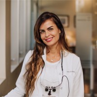 Dr Laura Souza