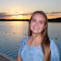 Julia Mundy