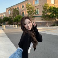 Mia Zhou