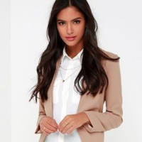 Elizabeth D Castillo