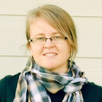 Lyndsay R