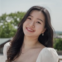 Olivia (Yeiwon) Kim