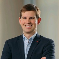 Dr. Niklas Lucht