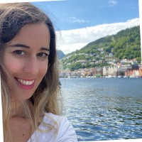 Cristina E. Lozano