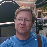 Jörn L.
