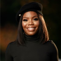 Tracia Holt, Bs
