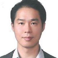 김성균