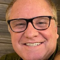 Dennis Bueker