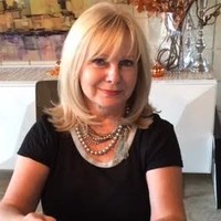 Bette Bloom