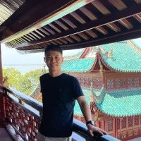 Xueqian Lee