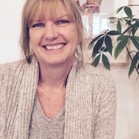 Vicki Lowell