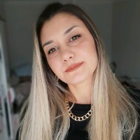 Emine Özbek