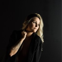 Vicky Oliver