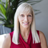 Elizabeth 'Betsy' Molitor, Realtor. Gri, Cpe, Notary Public