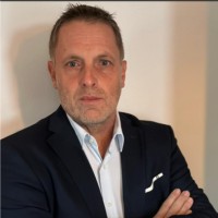 ERIC VANDENHENDE