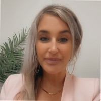 Melanie Powers
