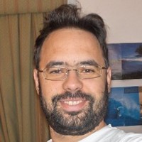 César Simões