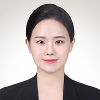 Yunjin Kim
