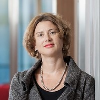 Dr Nicole Lux
