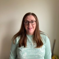 Julie-Ellen Veneear