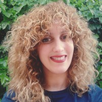 Esther Acosta-Cumplido