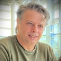 Vahid Momtaheni