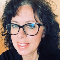 Kellie Dickinson