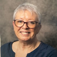 Linda Crowe Mbe