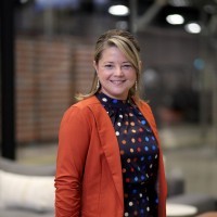 Cindy Droog, APR