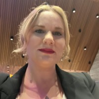Nadine Lins
