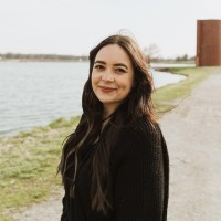 Veronica Chneider