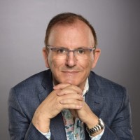 Dr. Julián Gabarre