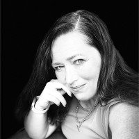 Jacquie Easton