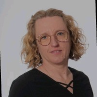 Isabelle Schir