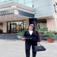 Adv.Nitika Suri