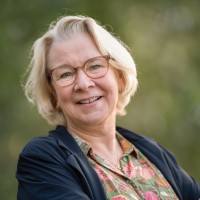 Edith Debije