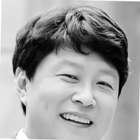Kangchan Lee