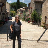 Linda Hanessian