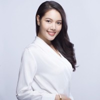 Elisabeth R.