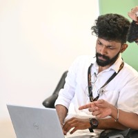 Akash E