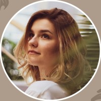 Maria White