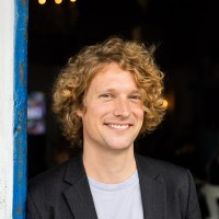 Dr. Niklas Kossow