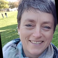 Lesley Scoble
