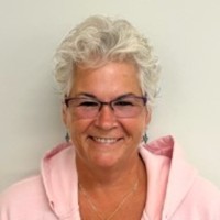 Pamela Hinze