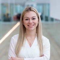 Júlia Könnyű