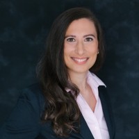 Lindsey Ulizio, Pe