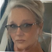 Lori Dell